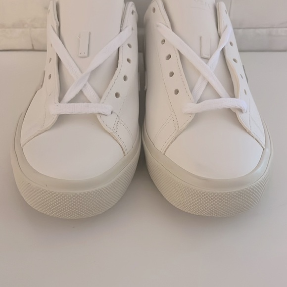 New. VEJA Women's Campo Sneaker
in Extra-White Natural Suede Size 7 - Picture 7 of 10
